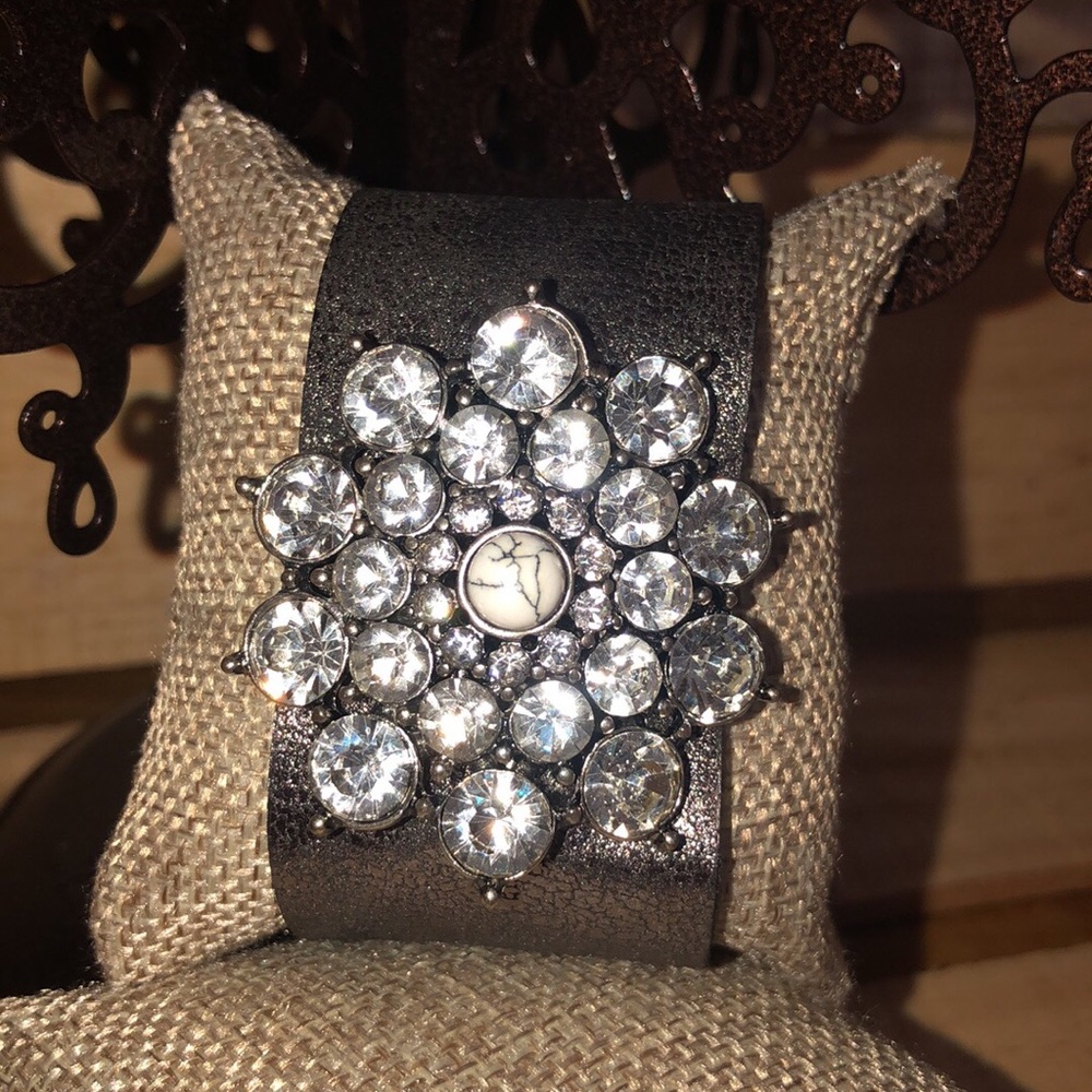 Large stone bracelet